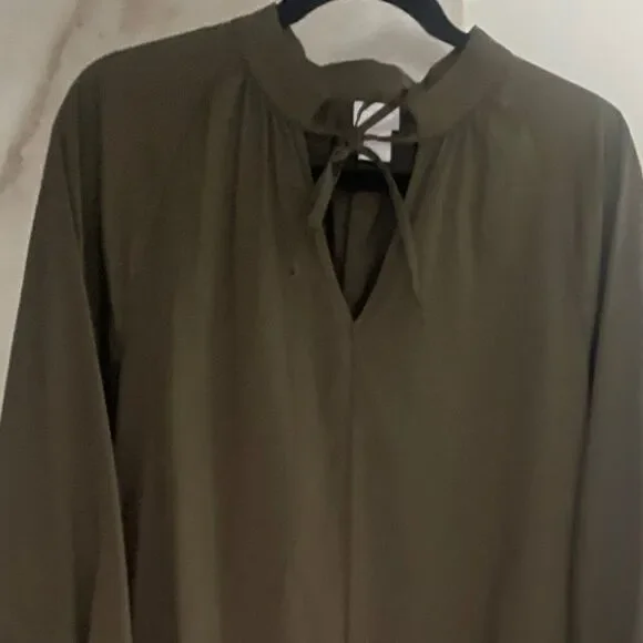 Chico's Poplin Dress with Pockets and Tie Neck Olive Army Green Size Medium - Picture 3 of 6